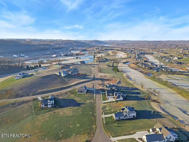 5220 Old Club Rd, Loudon, TN 37774