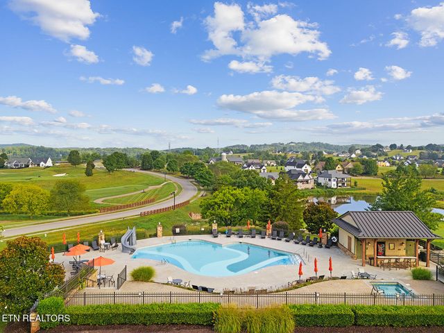 5220 Old Club Rd, Loudon, TN 37774