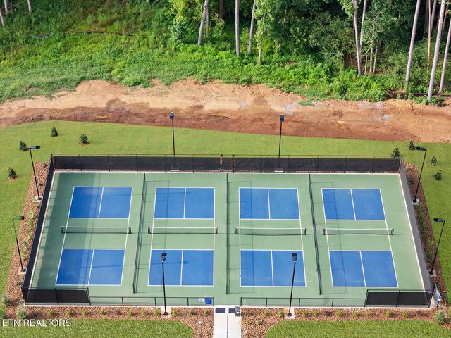 5220 Old Club Rd, Loudon, TN 37774