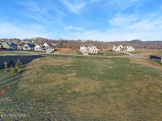 5220 Old Club Rd, Loudon, TN 37774