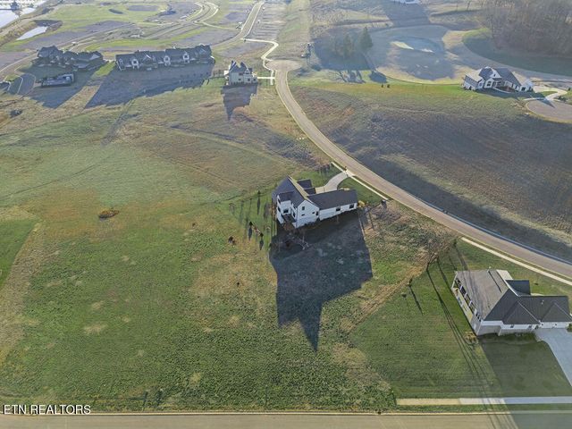 5220 Old Club Rd, Loudon, TN 37774