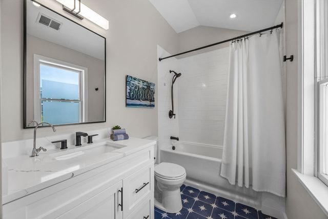 50-A Harry Kemp Way 2, Provincetown, MA 02657