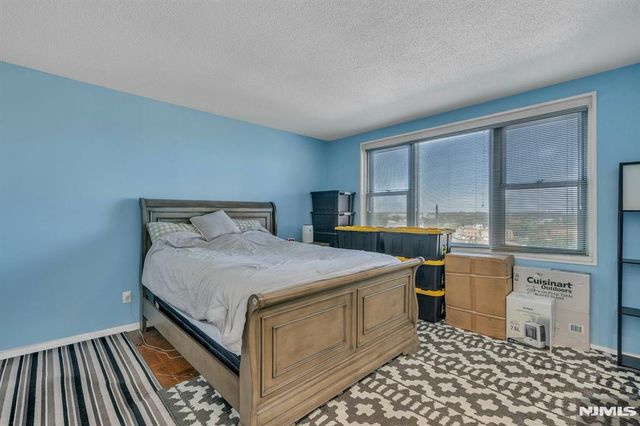 555 North Avenue 12 A, Fort Lee, NJ 07024