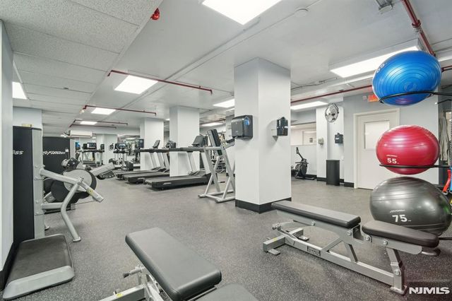 555 North Avenue 12 A, Fort Lee, NJ 07024