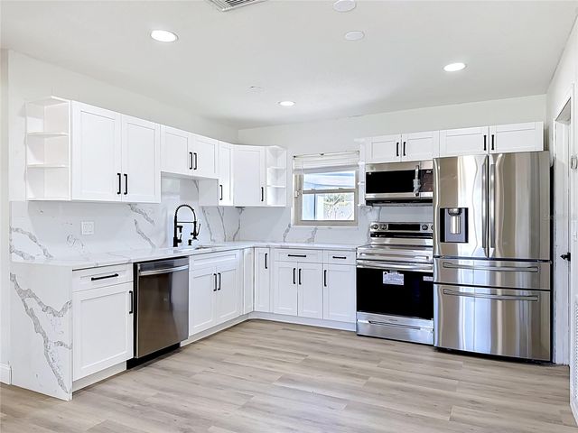 7505 W ELLICOTT STREET, Tampa, FL 33615