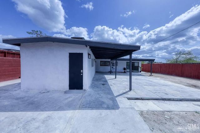 3300 Bucknell Street, Bakersfield, CA 93305