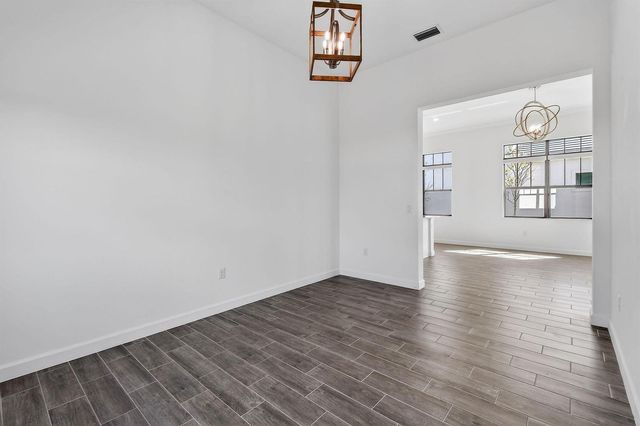 473 SE Fascino Circle, Port St. Lucie, FL 34984