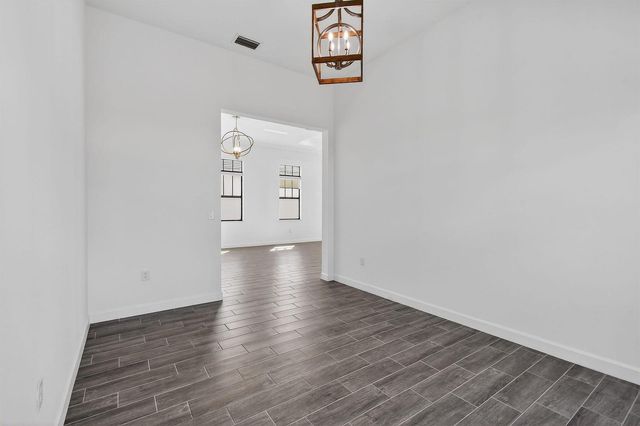 473 SE Fascino Circle, Port St. Lucie, FL 34984