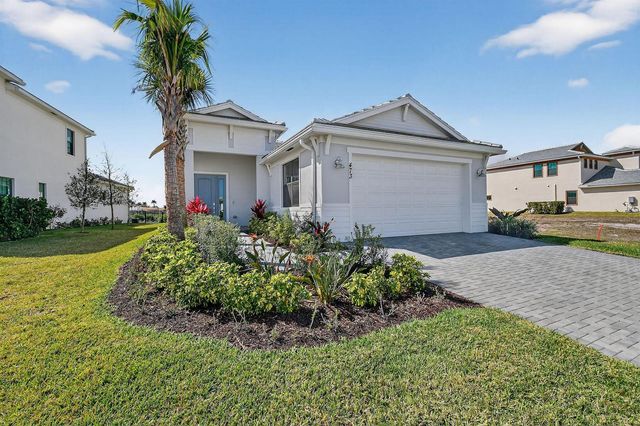 473 SE Fascino Circle, Port St. Lucie, FL 34984