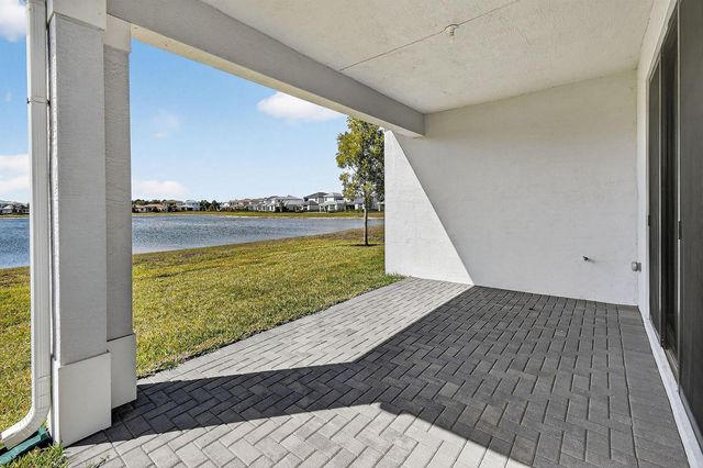 473 SE Fascino Circle, Port St. Lucie, FL 34984