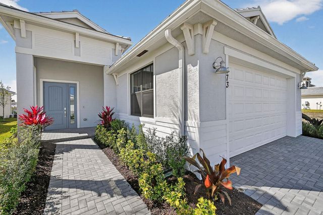 473 SE Fascino Circle, Port St. Lucie, FL 34984