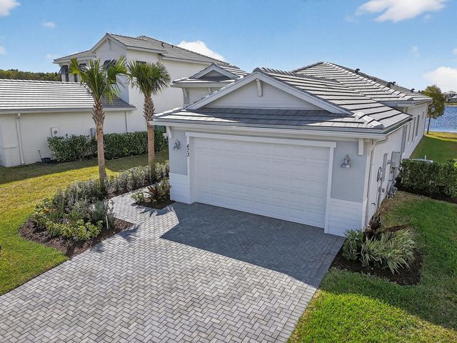 473 SE Fascino Circle, Port St. Lucie, FL 34984
