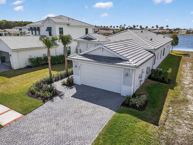 473 SE Fascino Circle, Port St. Lucie, FL 34984