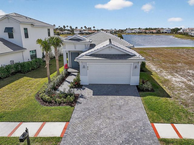 473 SE Fascino Circle, Port St. Lucie, FL 34984