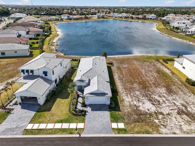 473 SE Fascino Circle, Port St. Lucie, FL 34984