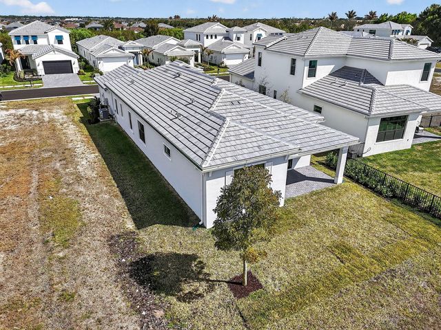 473 SE Fascino Circle, Port St. Lucie, FL 34984