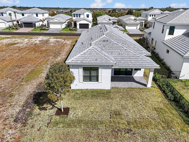 473 SE Fascino Circle, Port St. Lucie, FL 34984