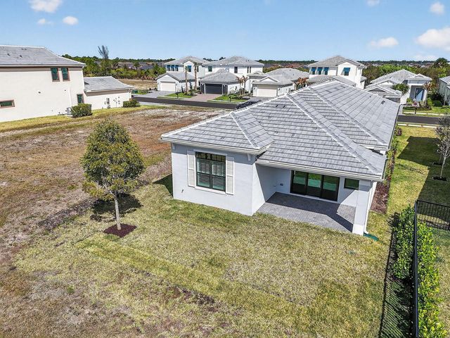473 SE Fascino Circle, Port St. Lucie, FL 34984