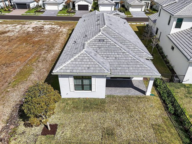 473 SE Fascino Circle, Port St. Lucie, FL 34984