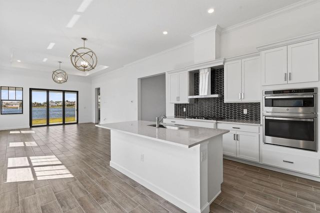 473 SE Fascino Circle, Port St. Lucie, FL 34984