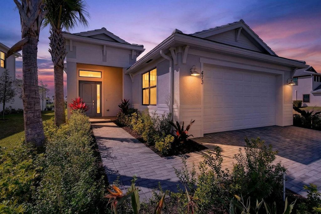 473 SE Fascino Circle, Port St. Lucie, FL 34984