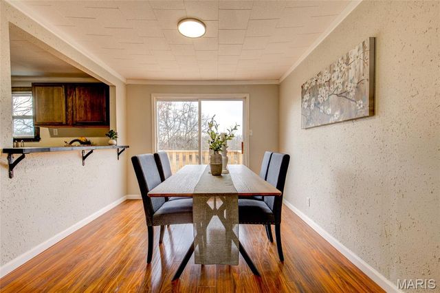 255 Tanoak Avenue, Shipman, IL 62685