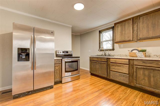 255 Tanoak Avenue, Shipman, IL 62685