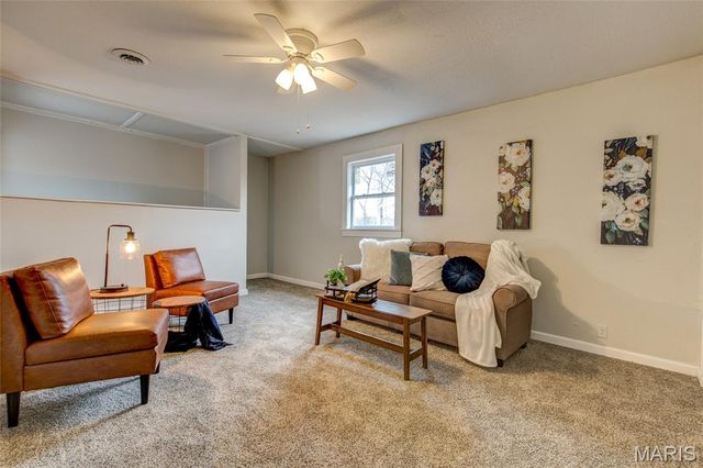 255 Tanoak Avenue, Shipman, IL 62685