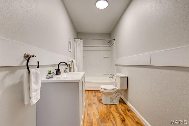 255 Tanoak Avenue, Shipman, IL 62685