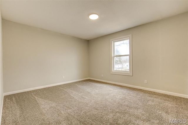 255 Tanoak Avenue, Shipman, IL 62685