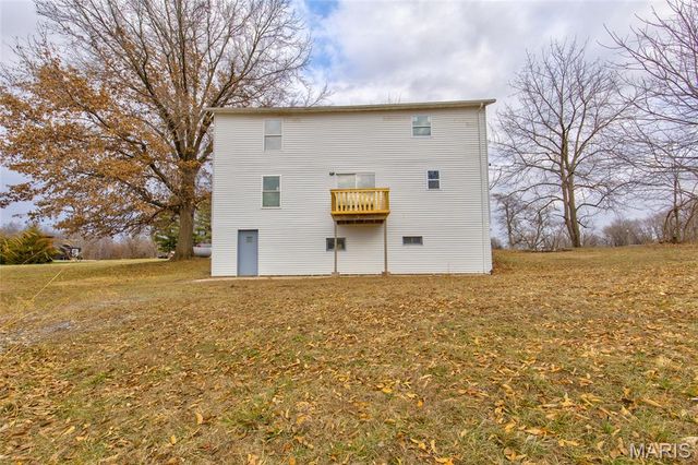 255 Tanoak Avenue, Shipman, IL 62685