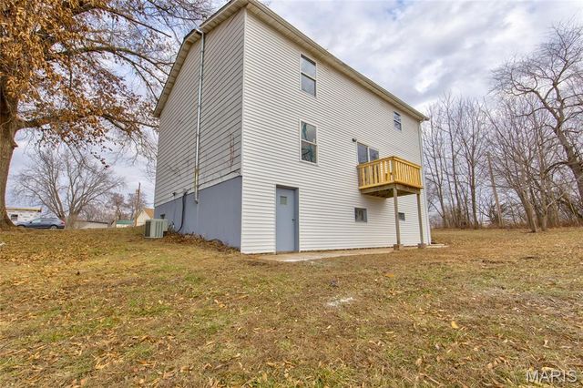 255 Tanoak Avenue, Shipman, IL 62685