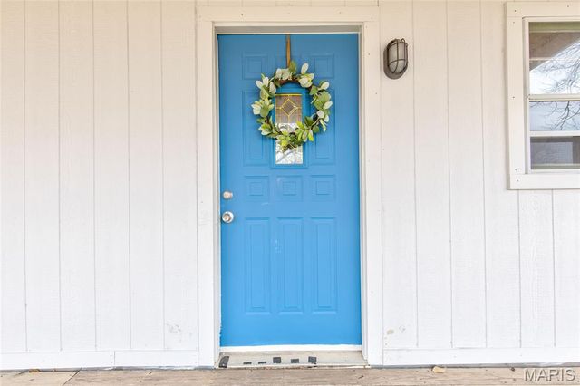 255 Tanoak Avenue, Shipman, IL 62685