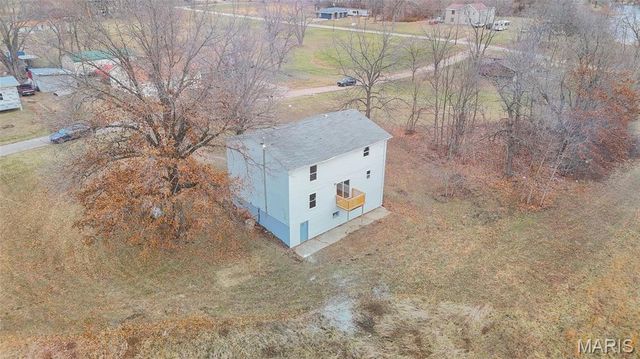 255 Tanoak Avenue, Shipman, IL 62685