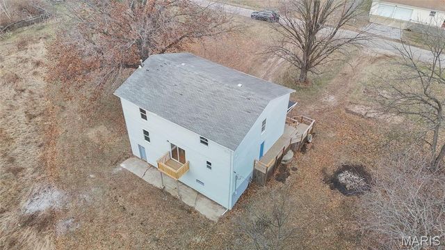 255 Tanoak Avenue, Shipman, IL 62685