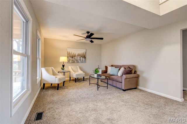 255 Tanoak Avenue, Shipman, IL 62685