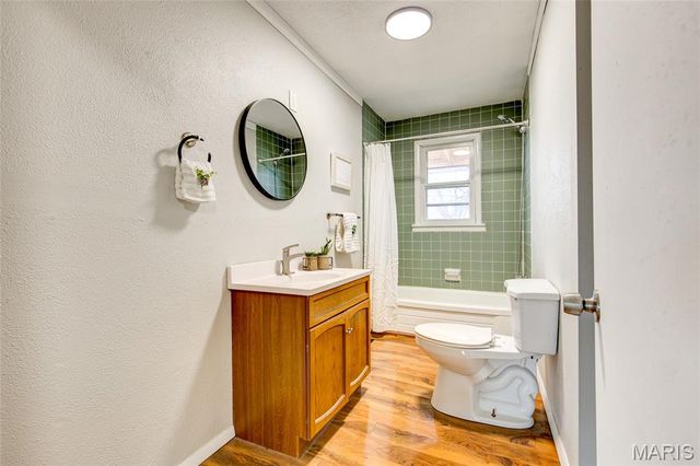 255 Tanoak Avenue, Shipman, IL 62685