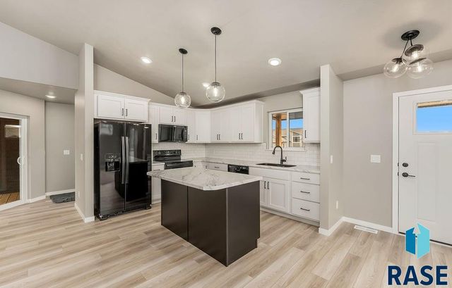 5004 S Hero Ave Avenue, Sioux Falls, SD 57108