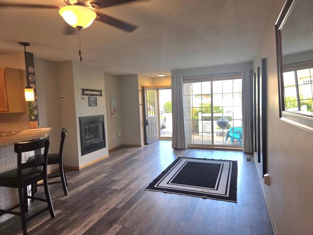 13151 Meadowood Way NW 136NW, Coon Rapids, MN 55448