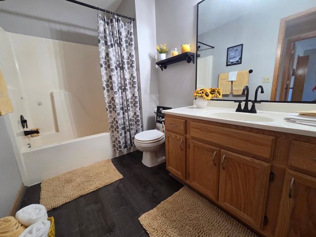13151 Meadowood Way NW 136NW, Coon Rapids, MN 55448