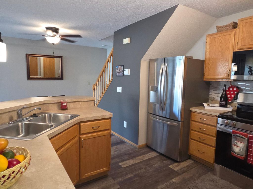13151 Meadowood Way NW 136NW, Coon Rapids, MN 55448