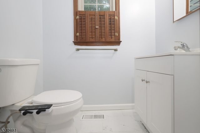 11 Gunpowder Dr, East Brunswick Twp., NJ 08816