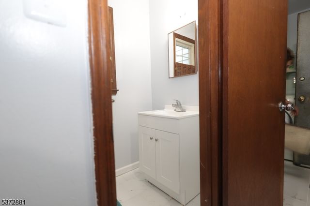 11 Gunpowder Dr, East Brunswick Twp., NJ 08816