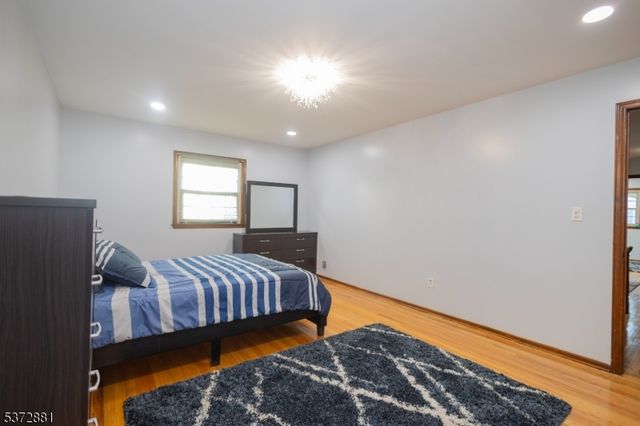 11 Gunpowder Dr, East Brunswick Twp., NJ 08816