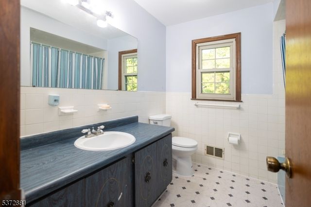 11 Gunpowder Dr, East Brunswick Twp., NJ 08816