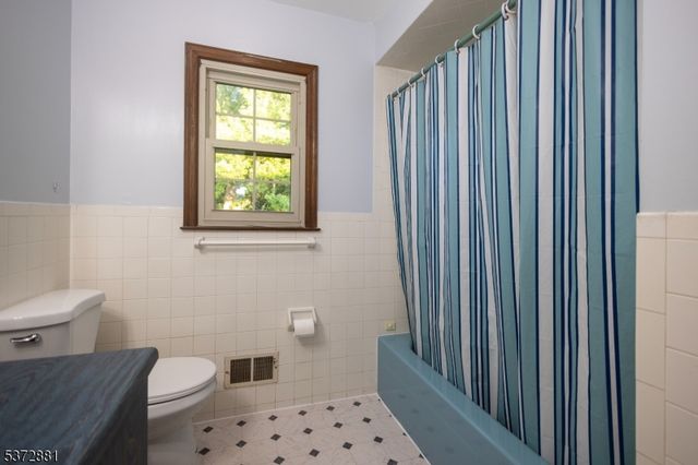 11 Gunpowder Dr, East Brunswick Twp., NJ 08816