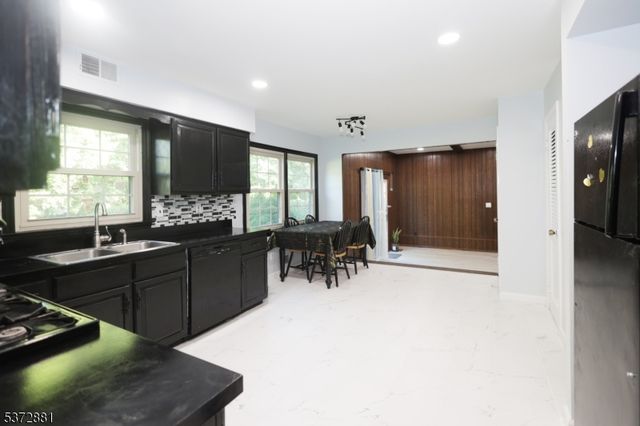 11 Gunpowder Dr, East Brunswick Twp., NJ 08816