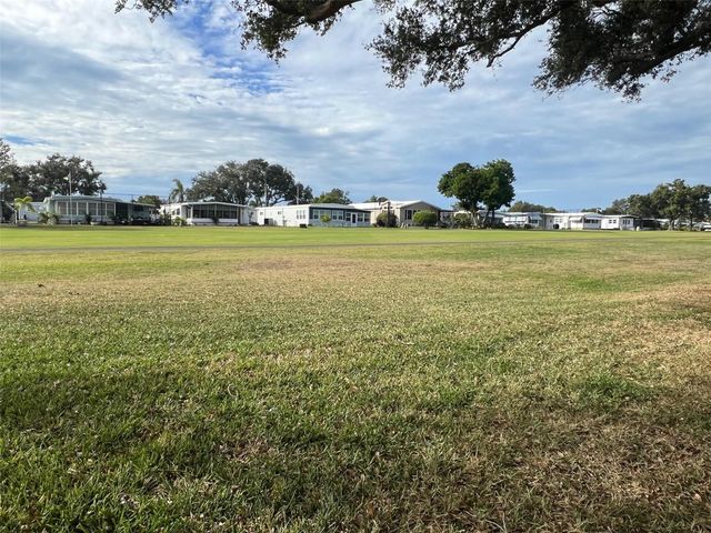 41 THATCH PALM STREET E 41, Largo, FL 33770