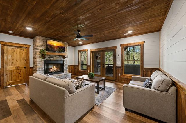 129 Bushy Head Road, Cherry Log, GA 30522