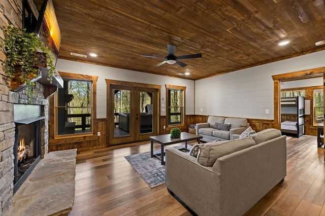 129 Bushy Head Road, Cherry Log, GA 30522